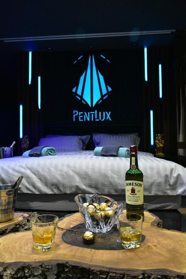 Smart Luxury Penthouse Suites - Private Sauna, Hot-Tub, Home Cinema At The Best Location In Σκόπια Εξωτερικό φωτογραφία