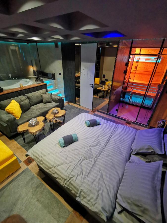 Smart Luxury Penthouse Suites - Private Sauna, Hot-Tub, Home Cinema At The Best Location In Σκόπια Εξωτερικό φωτογραφία