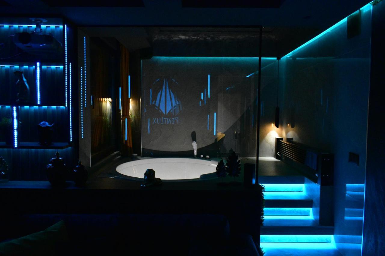 Smart Luxury Penthouse Suites - Private Sauna, Hot-Tub, Home Cinema At The Best Location In Σκόπια Εξωτερικό φωτογραφία