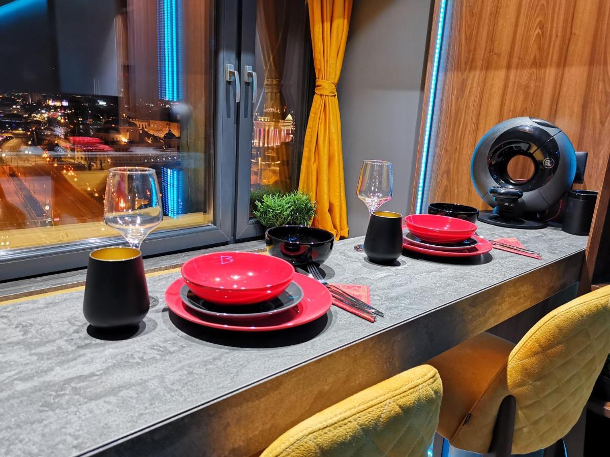 Smart Luxury Penthouse Suites - Private Sauna, Hot-Tub, Home Cinema At The Best Location In Σκόπια Εξωτερικό φωτογραφία