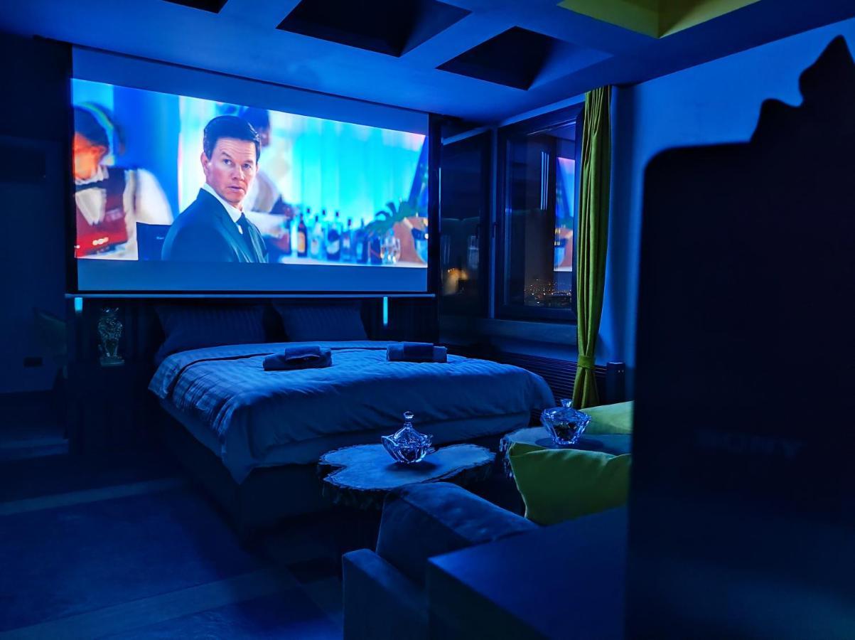 Smart Luxury Penthouse Suites - Private Sauna, Hot-Tub, Home Cinema At The Best Location In Σκόπια Εξωτερικό φωτογραφία